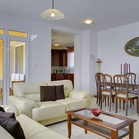 Apartament Ema Pula